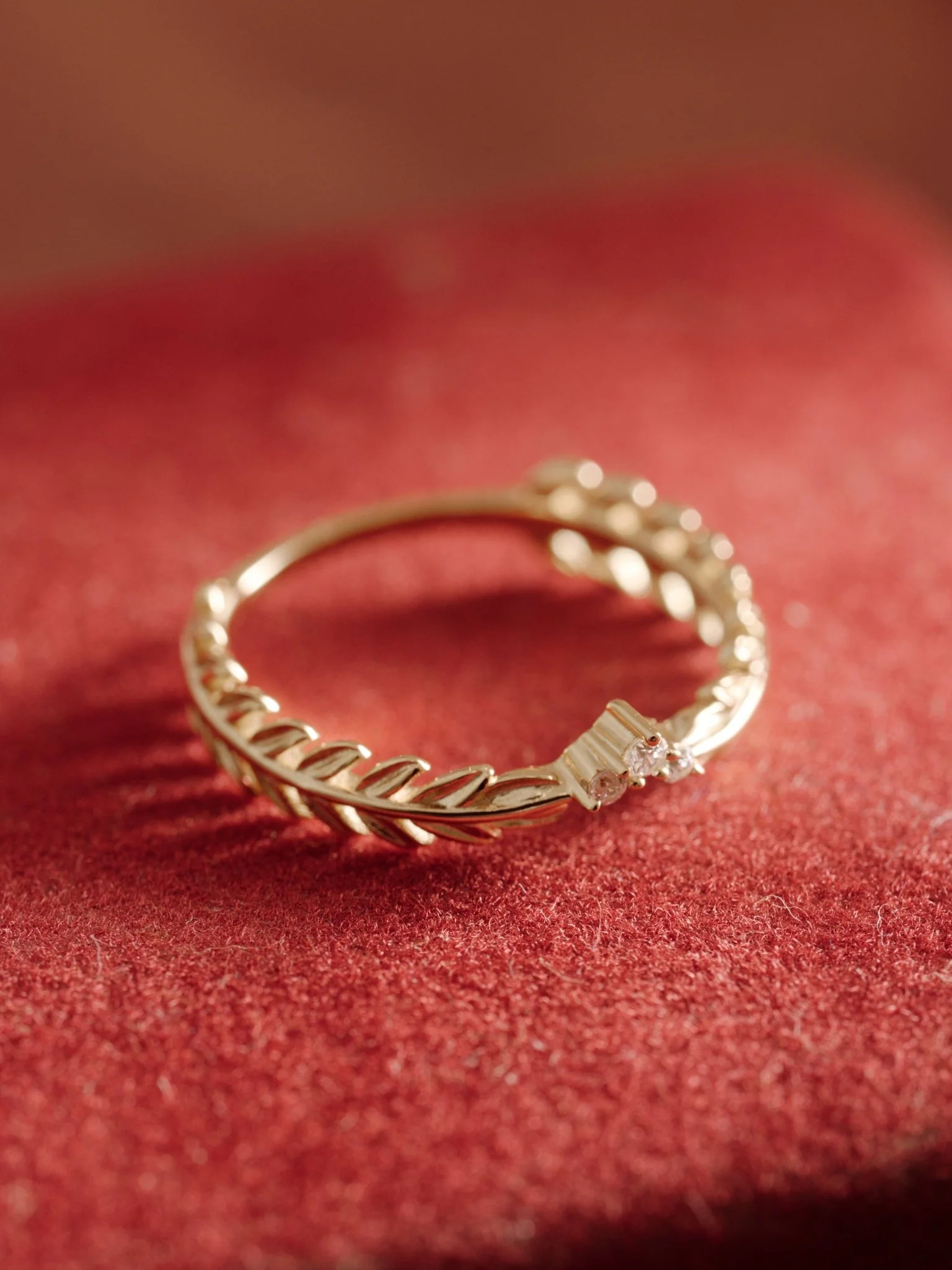 14K Solid Gold Leaf Whisper Diamond Band - Image 4