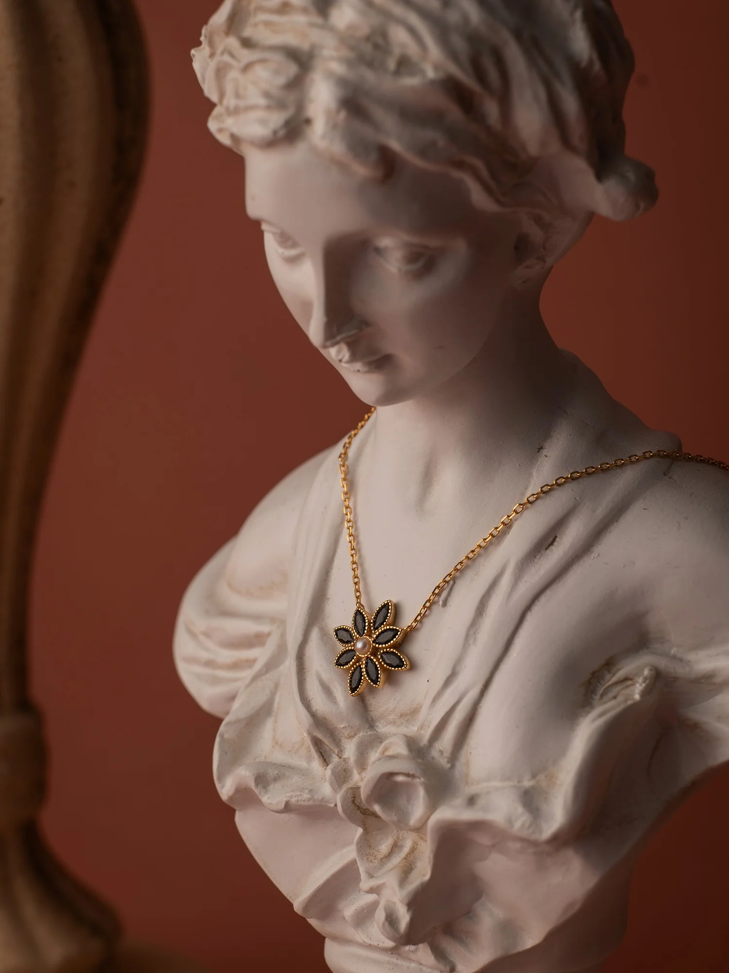 Cámellia Black Onyx Pearl Necklace - Image 8