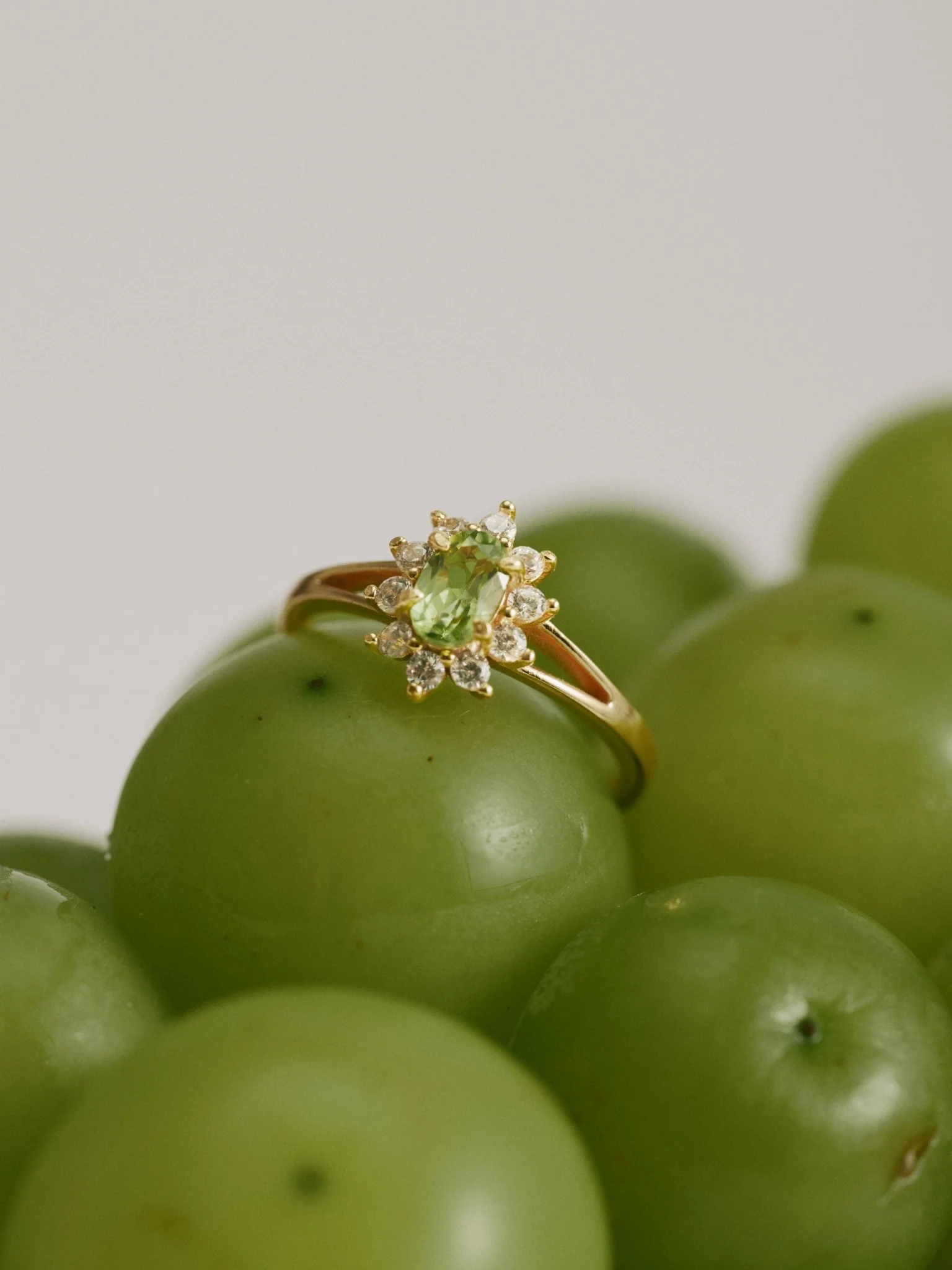 Aurora Peridot Ring - Image 4