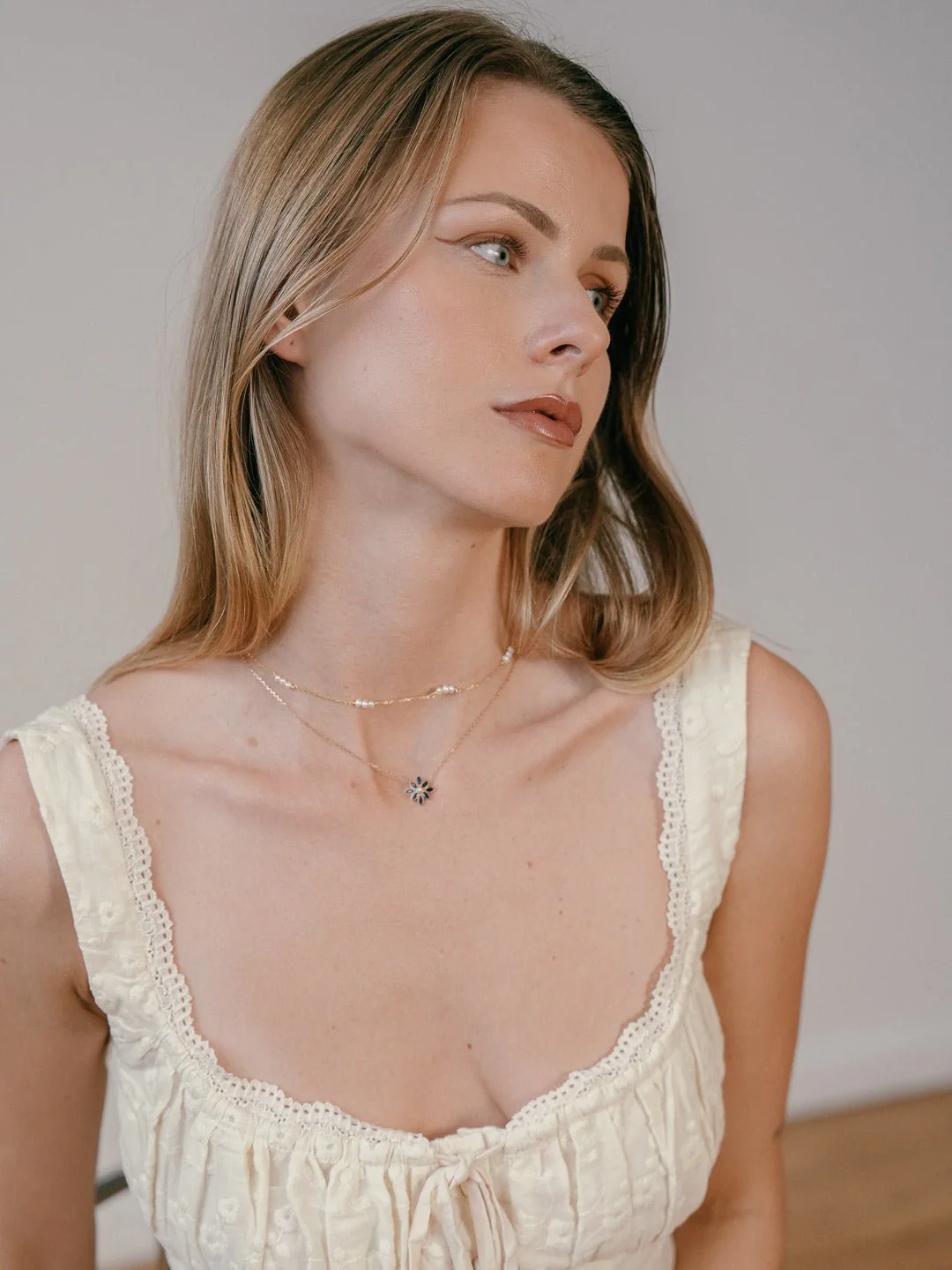 Cámellia Sapphire Pearl Necklace - Image 5