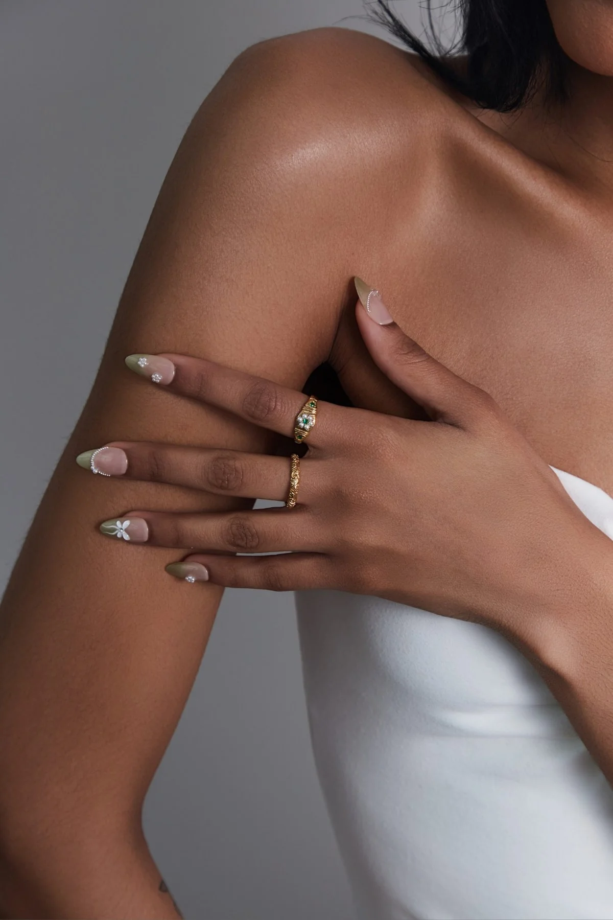 Charlotte Pearl Emerald Ring - Image 3