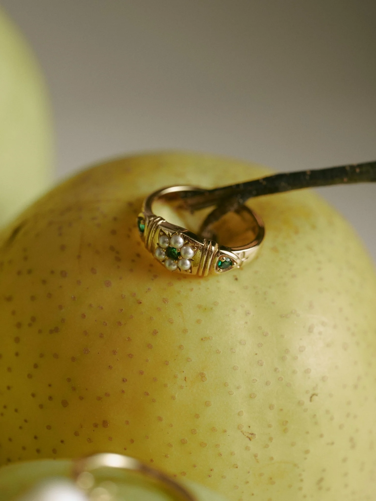 Charlotte Pearl Emerald Ring - Image 6