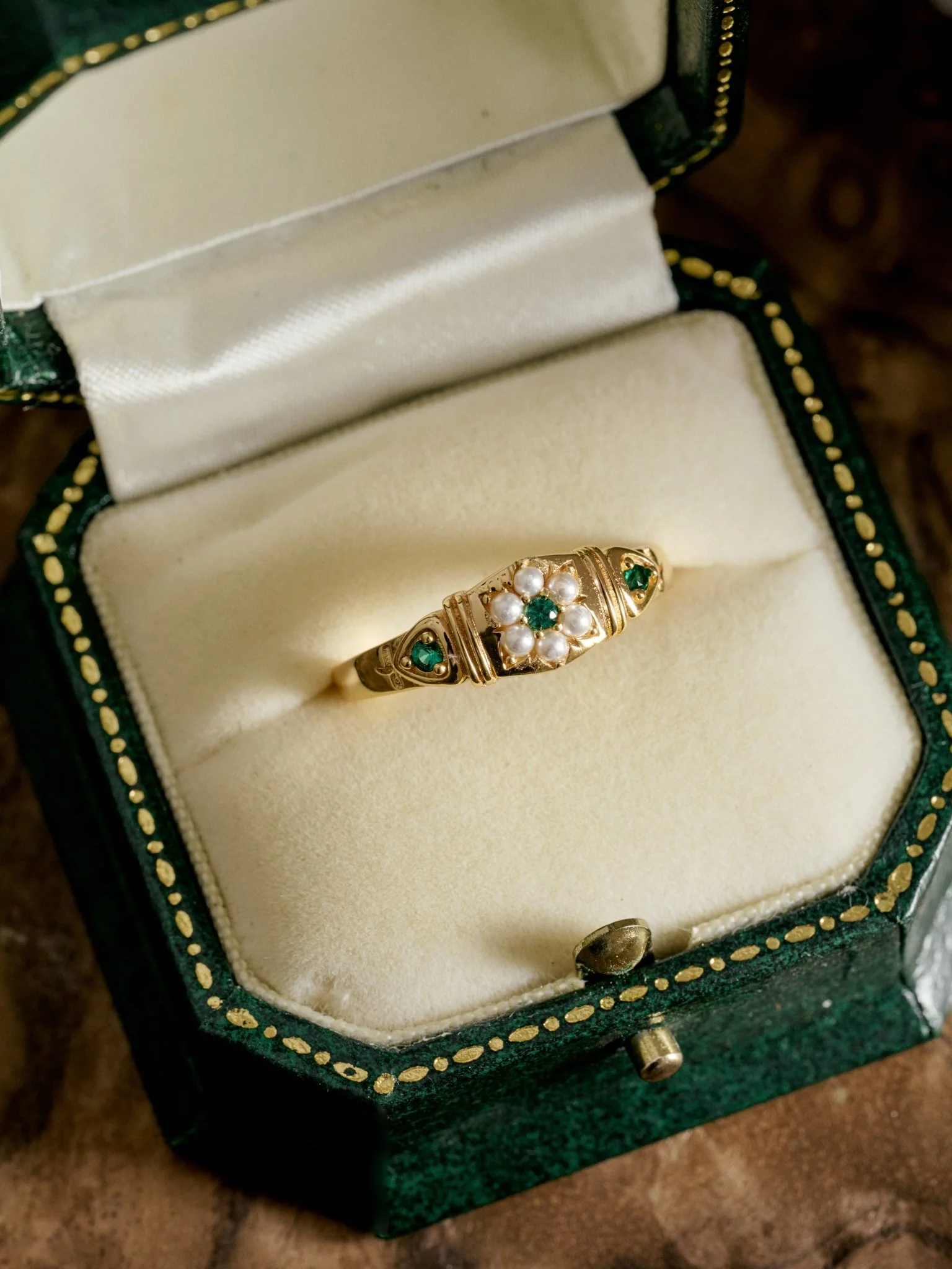Charlotte Pearl Emerald Ring - Image 9
