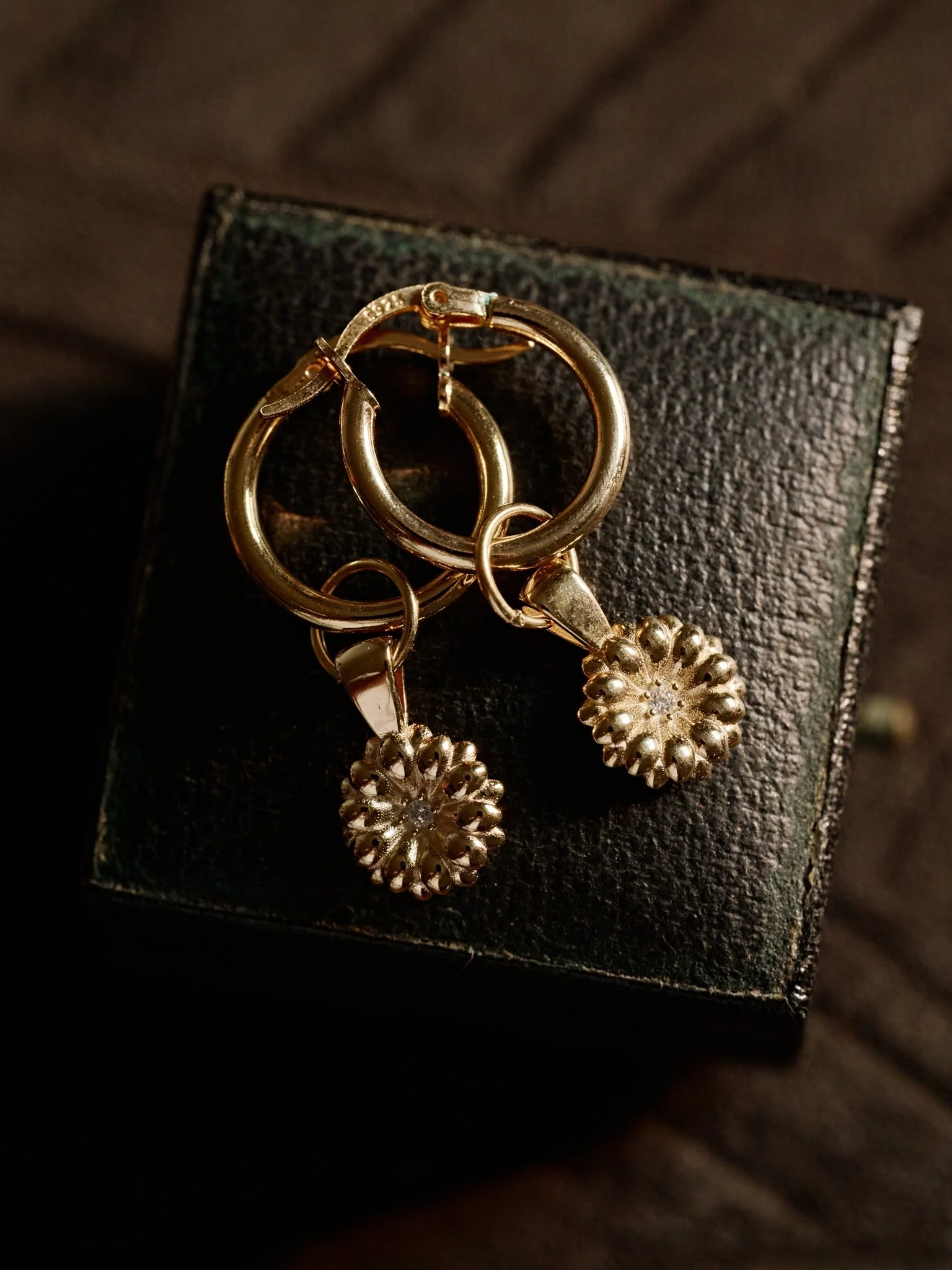 Elsa Daisy Diamond Necklace - Image 8