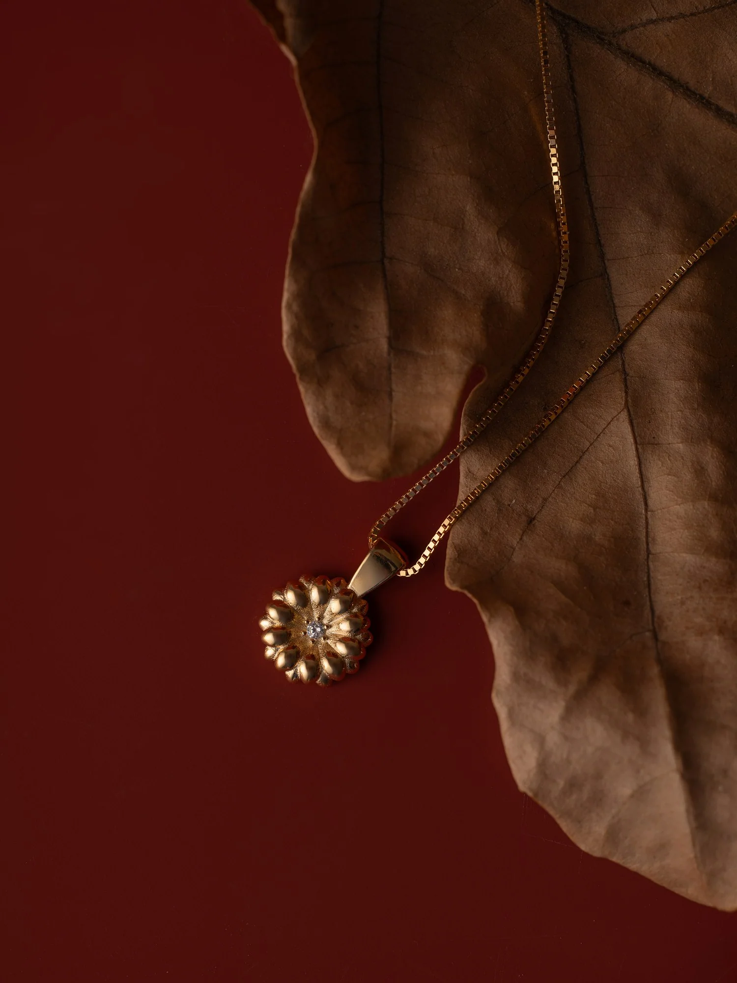 Elsa Daisy Diamond Necklace - Image 4