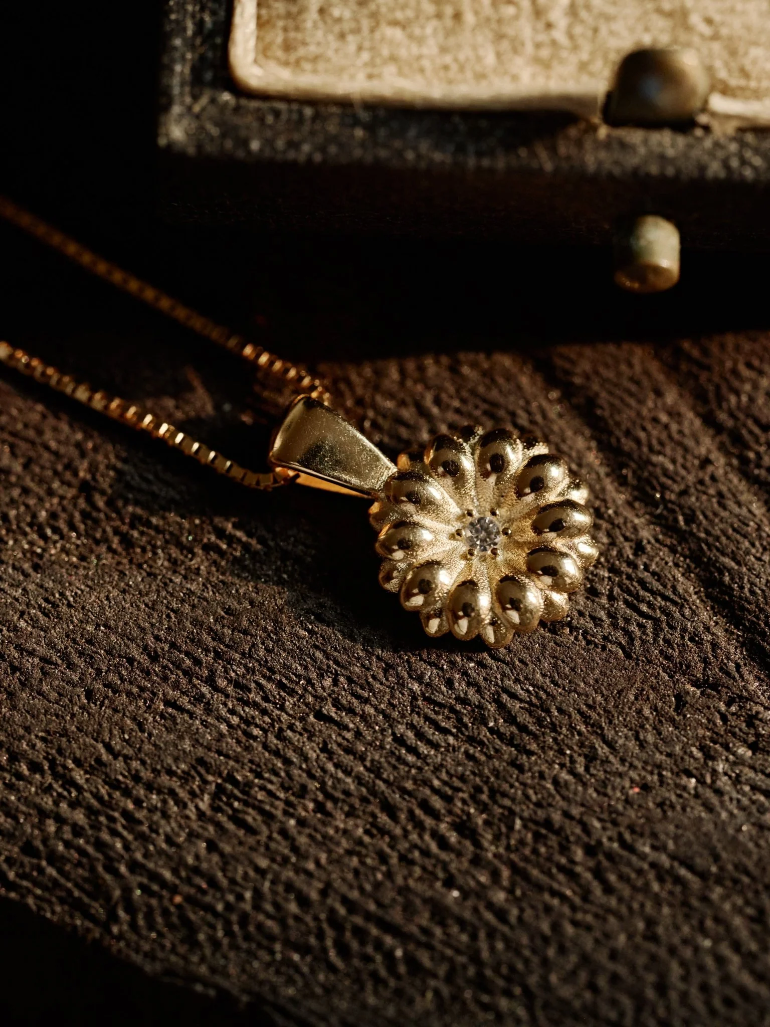 Elsa Daisy Diamond Necklace - Image 6