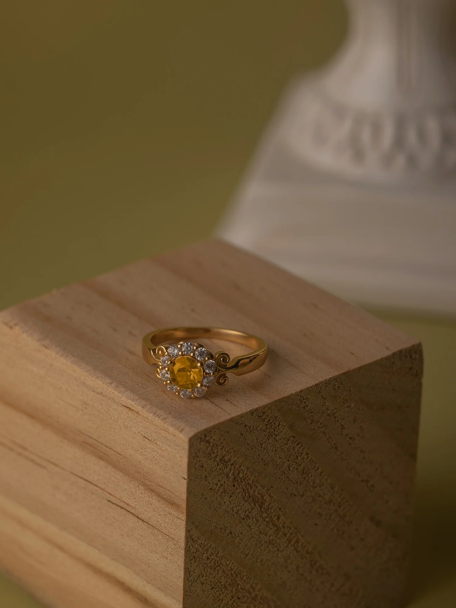 Elara Citrine Ring - Image 11