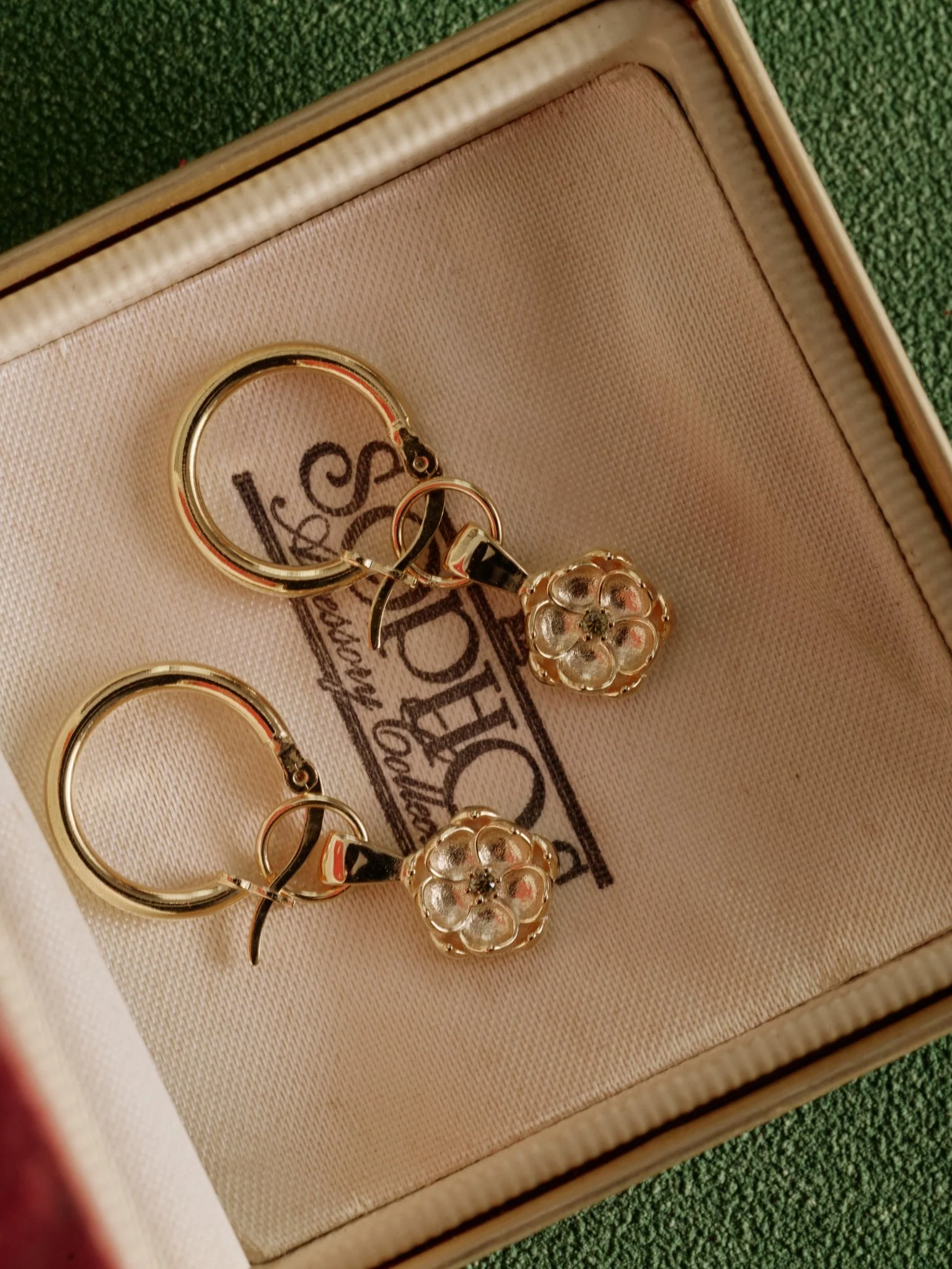 Elsa Poppy Peridot Necklace - Image 10