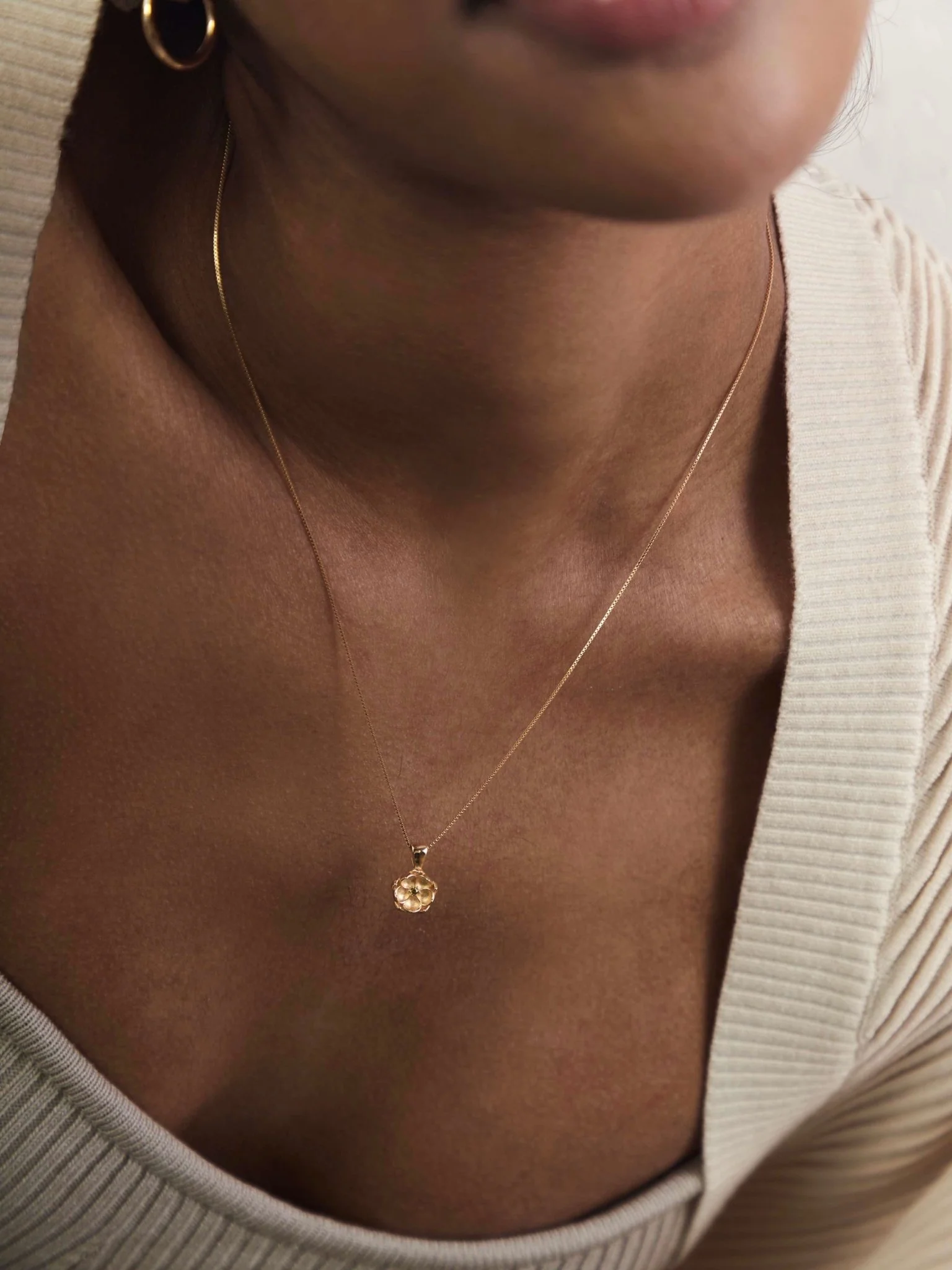 Elsa Poppy Peridot Necklace - Image 8