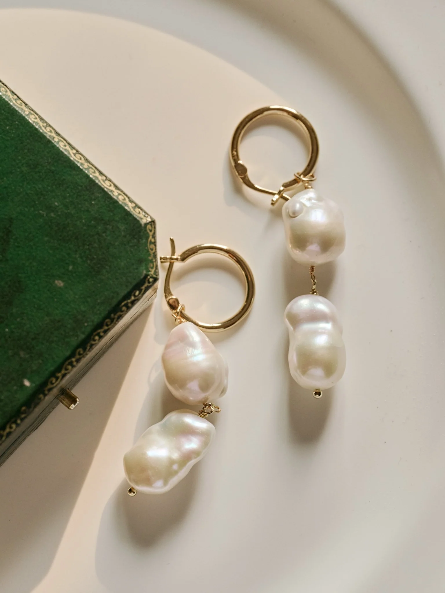 Elysia Pearl Earrings - Image 4