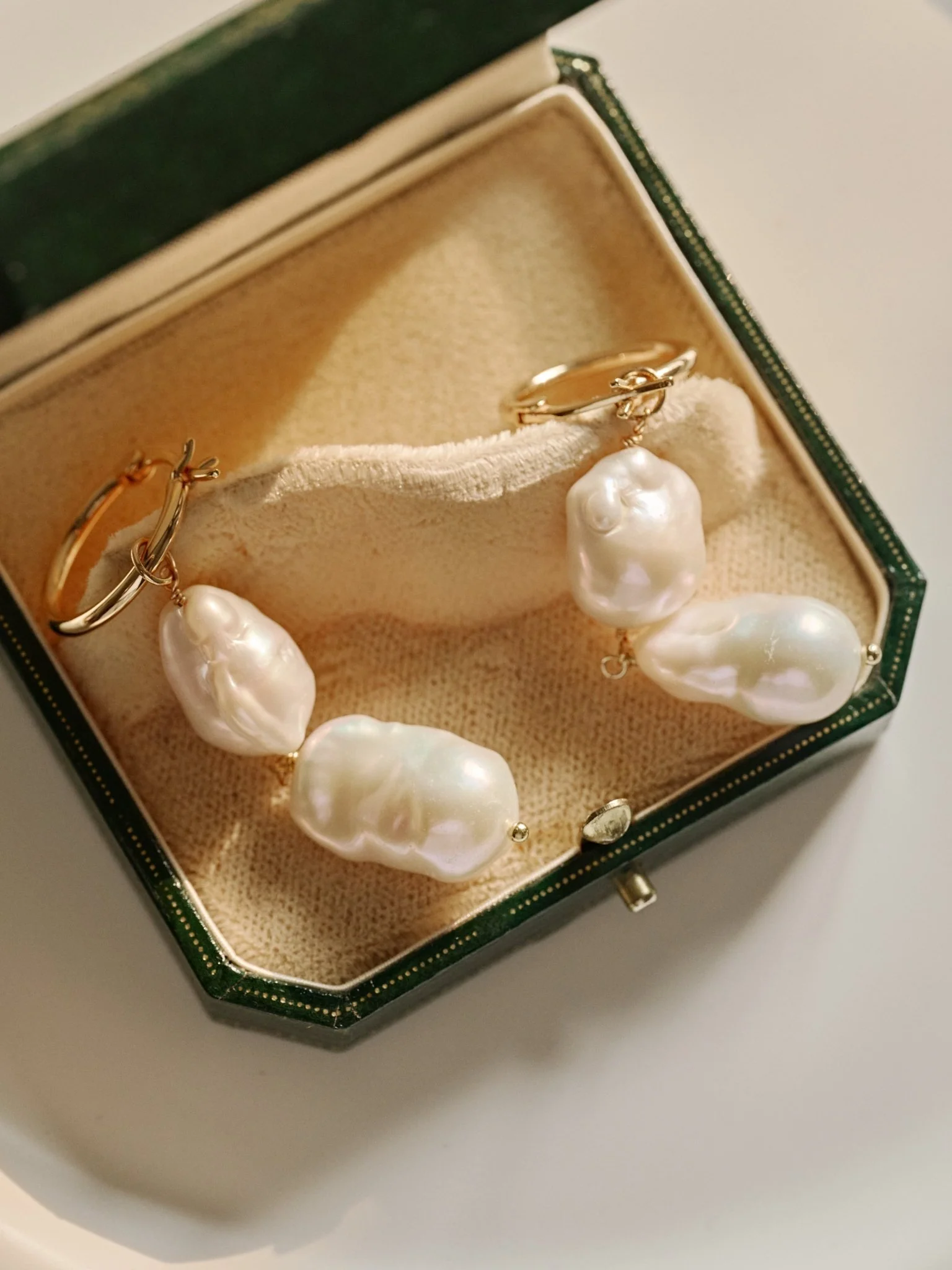 Elysia Pearl Earrings - Image 5