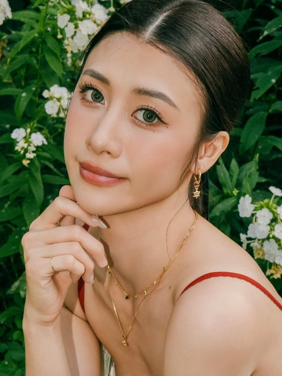 Elsa Lily Emerald Necklace - Image 4