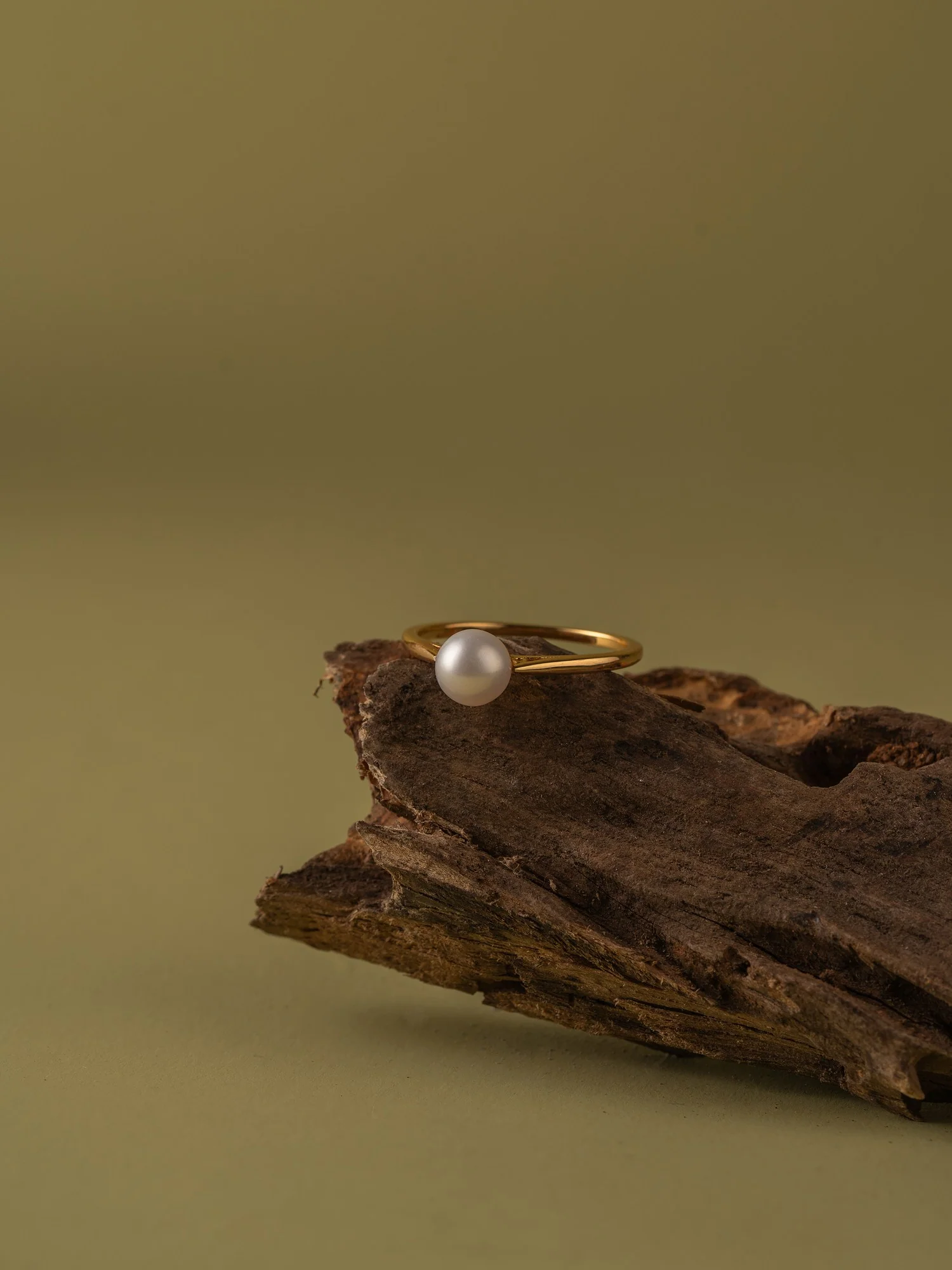 Lune Pearl Ring - Image 8