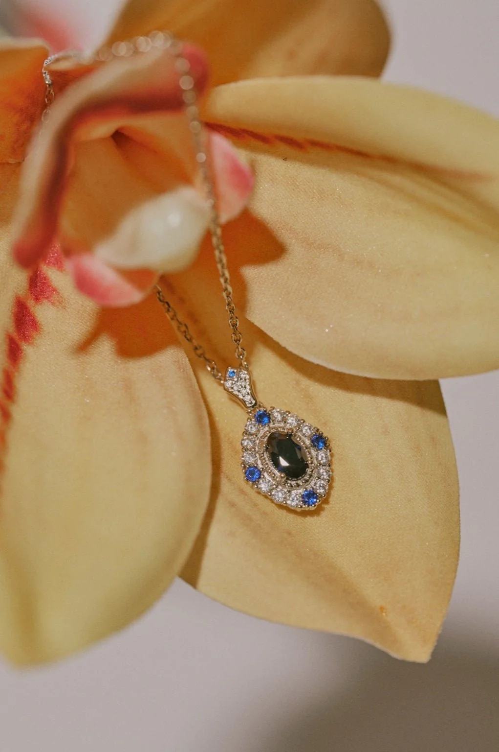 Eta Sapphire Necklace - Image 6