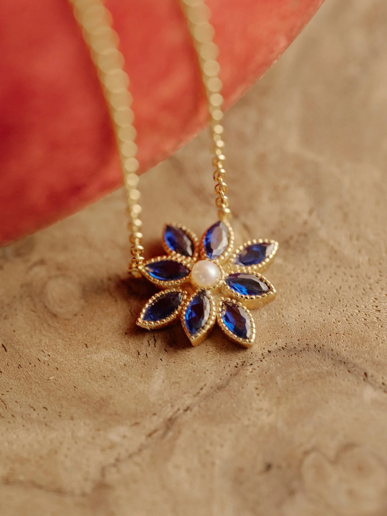 Cámellia Sapphire Pearl Necklace - Image 4