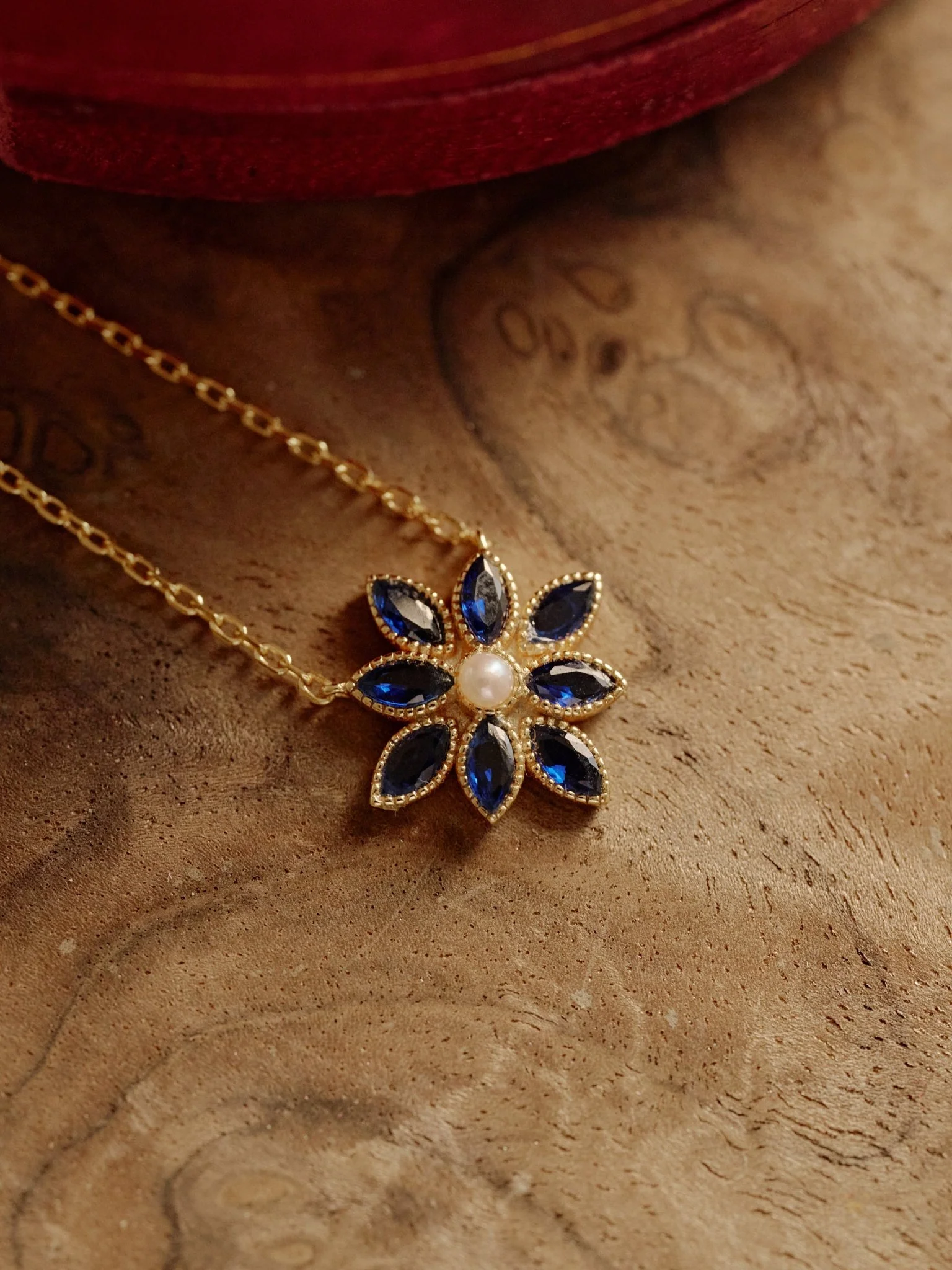 Cámellia Sapphire Pearl Necklace - Image 7