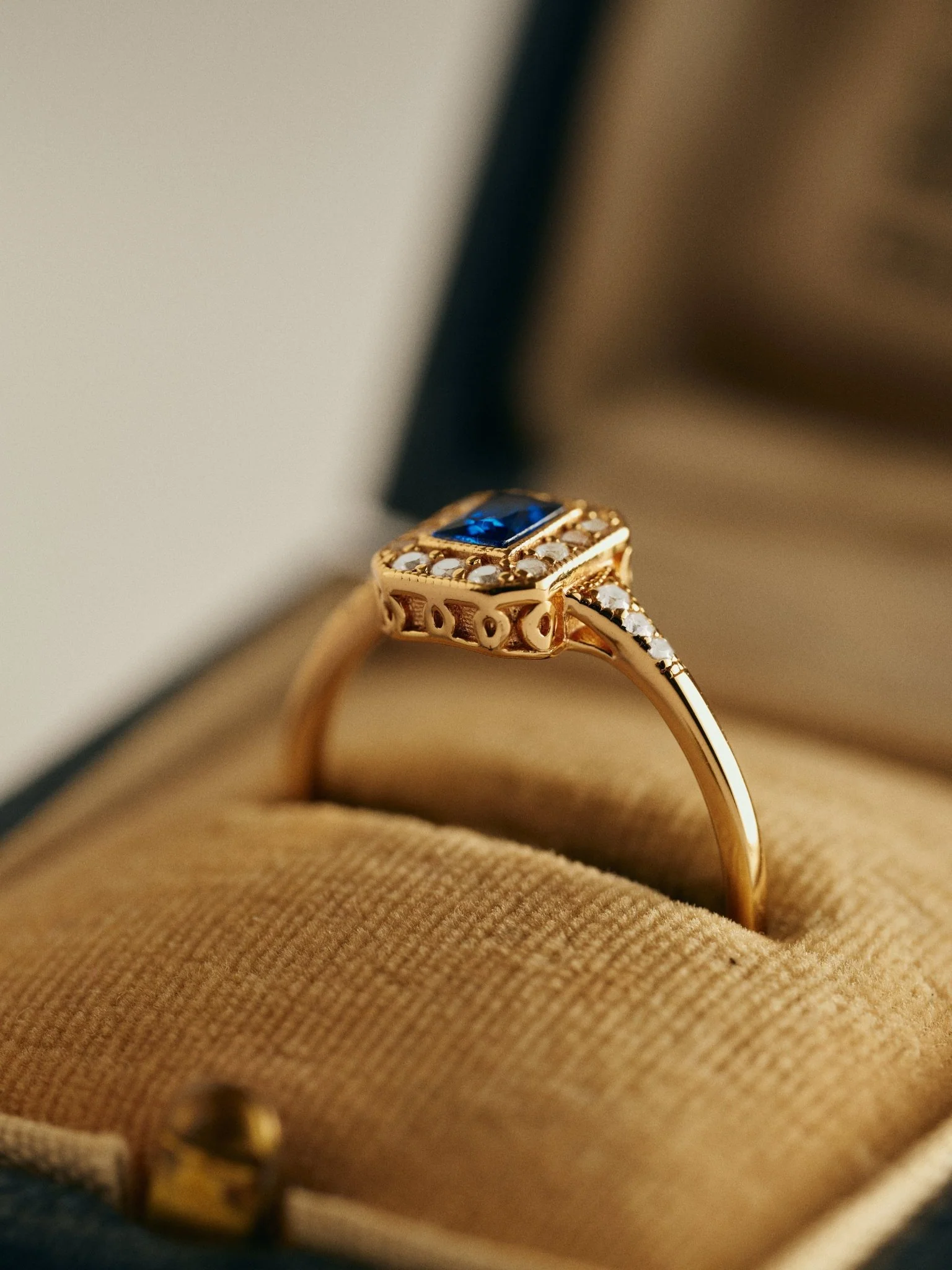 Royal Sapphire Ring - Image 6