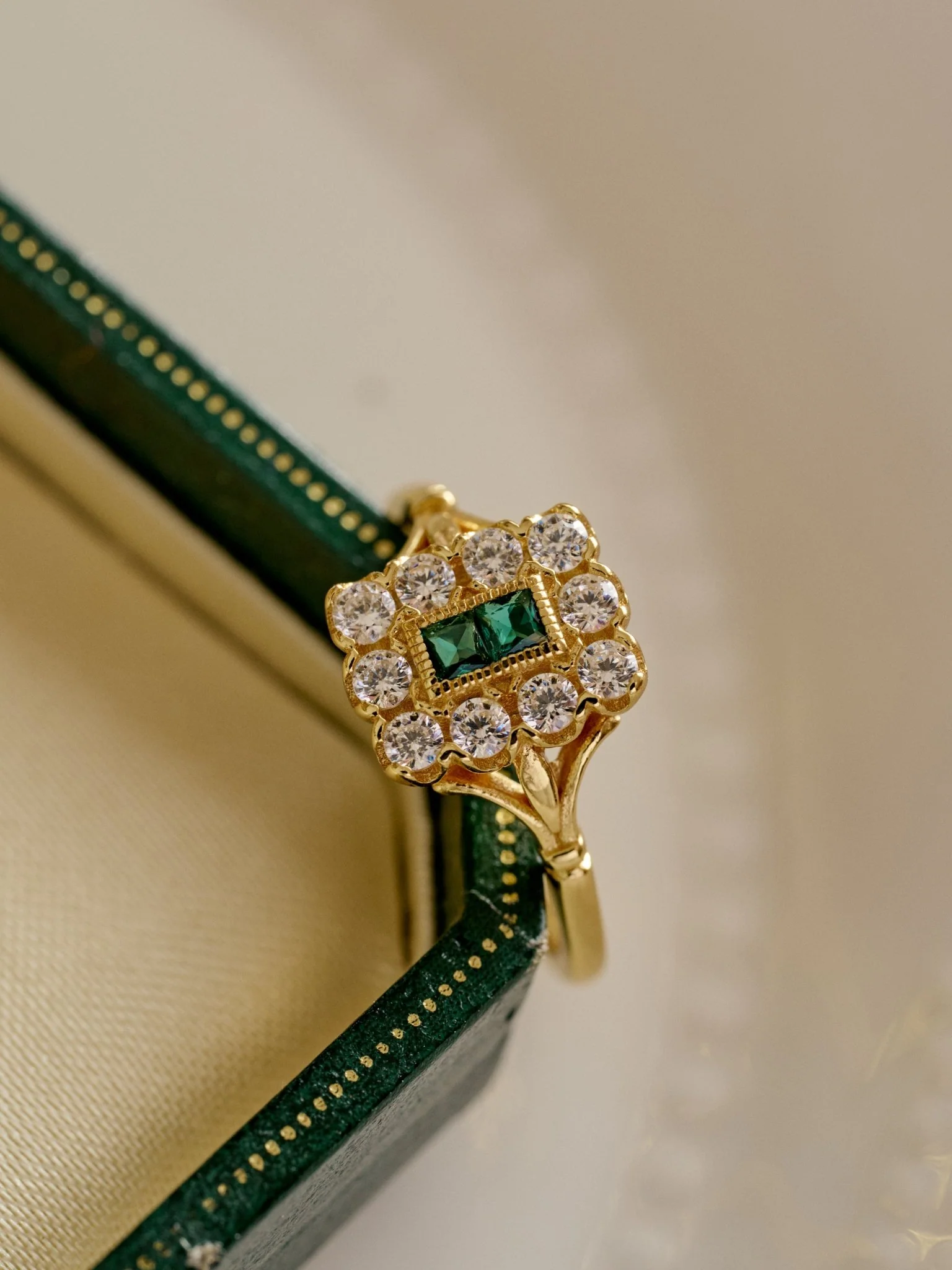 Seraphina Emerald Ring - Image 5