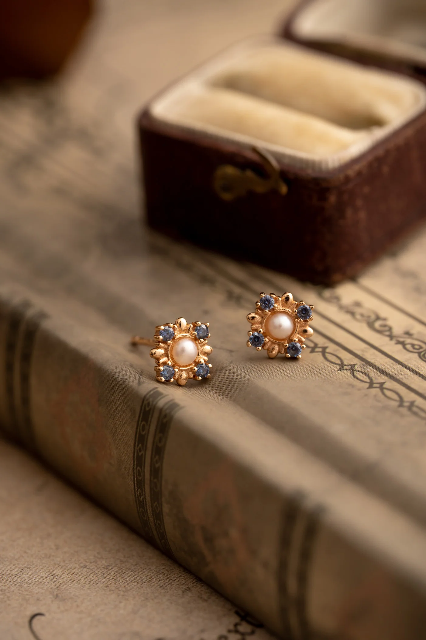 Chloe Pearl Tanzanite Jewelry Set - Image 3