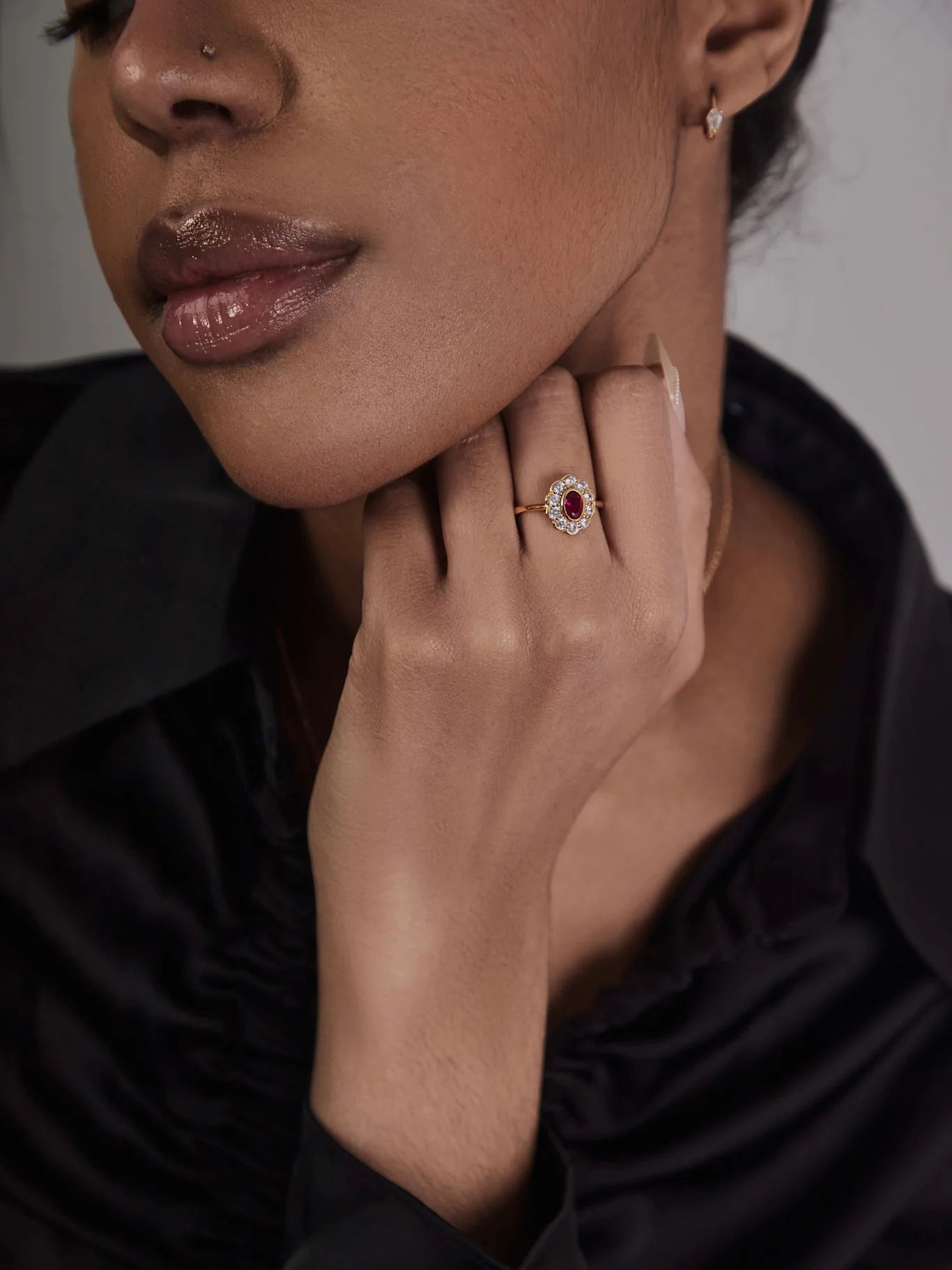 TiAmo Oval Ruby Ring - Image 3