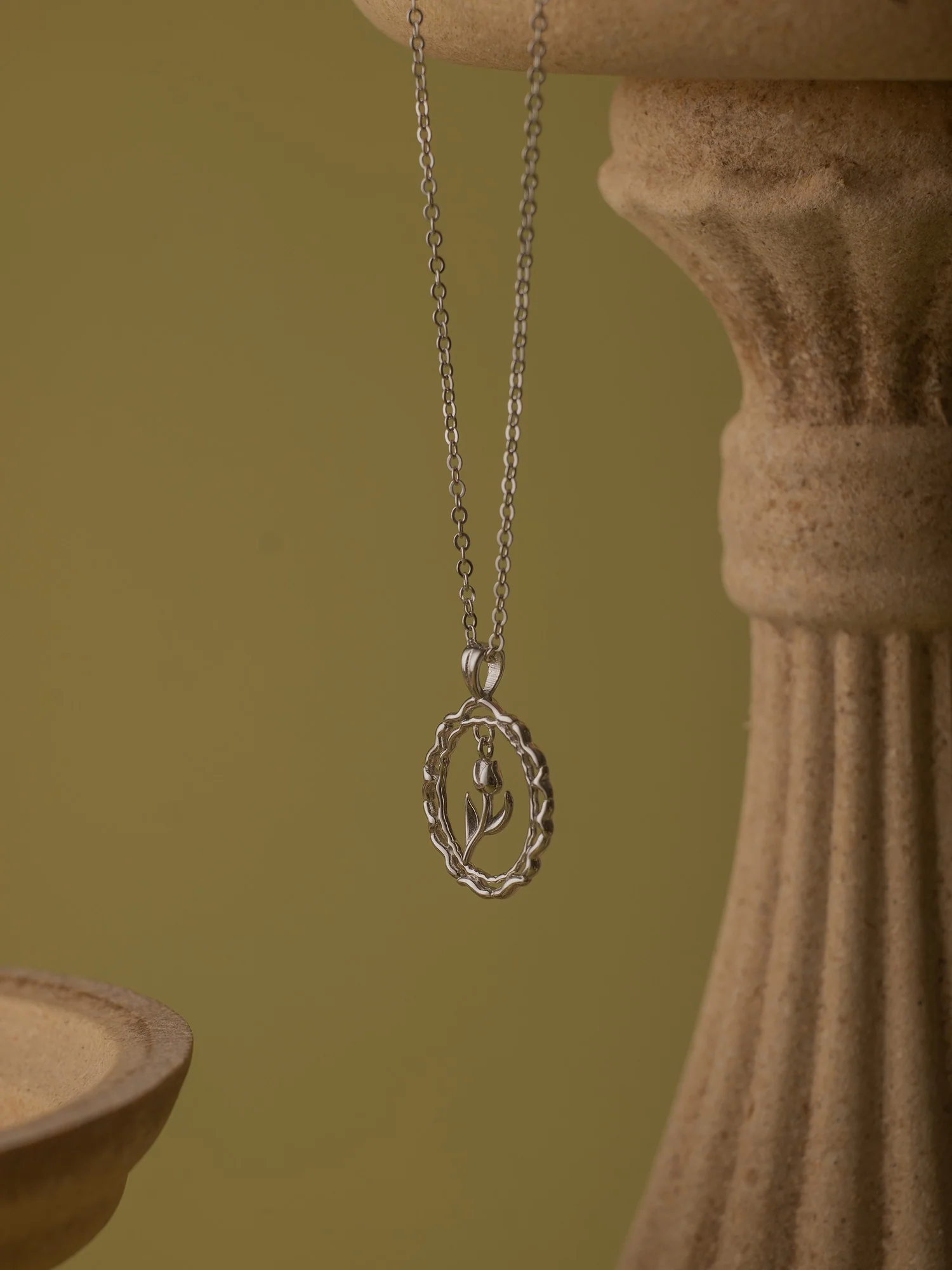 Tulip Flower Necklace - Image 3