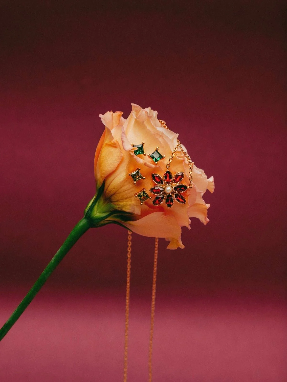 Cámellia Garnet Pearl Necklace - Image 9