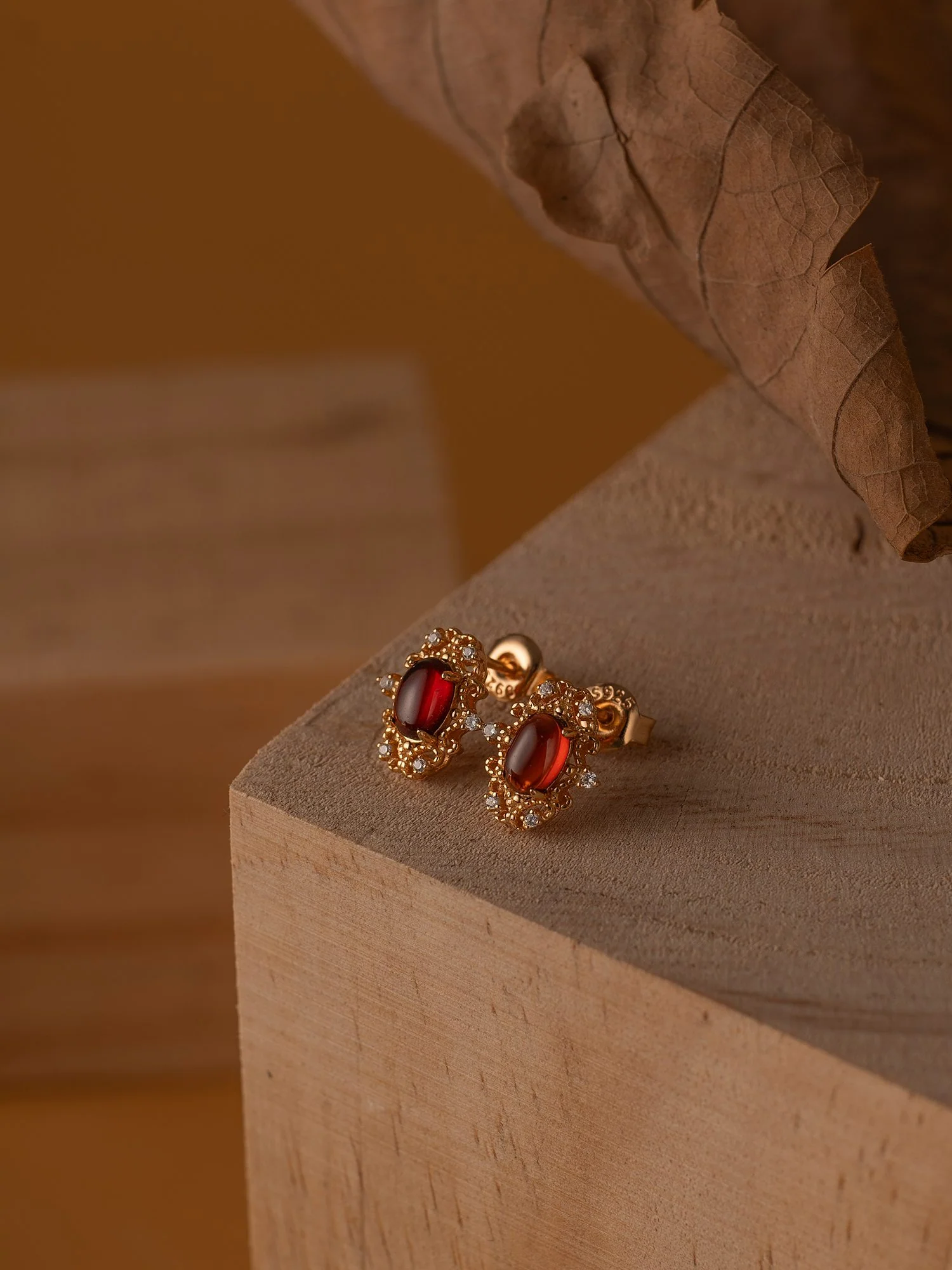 Vivien Garnet Jewelry Set - Image 14