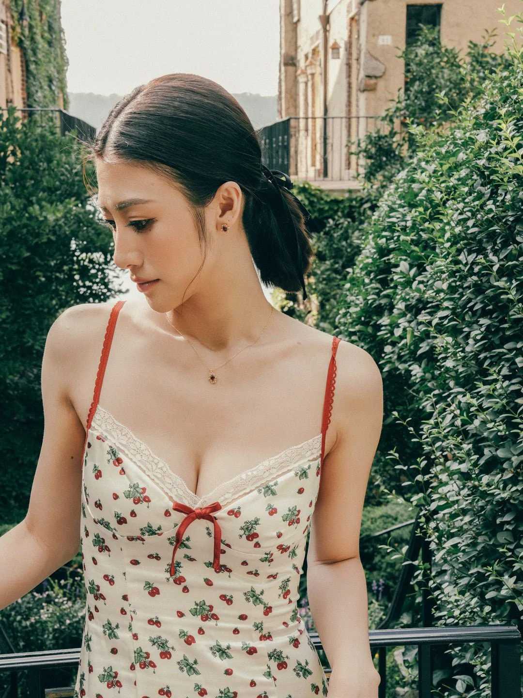 Vivien Garnet Jewelry Set - Image 3